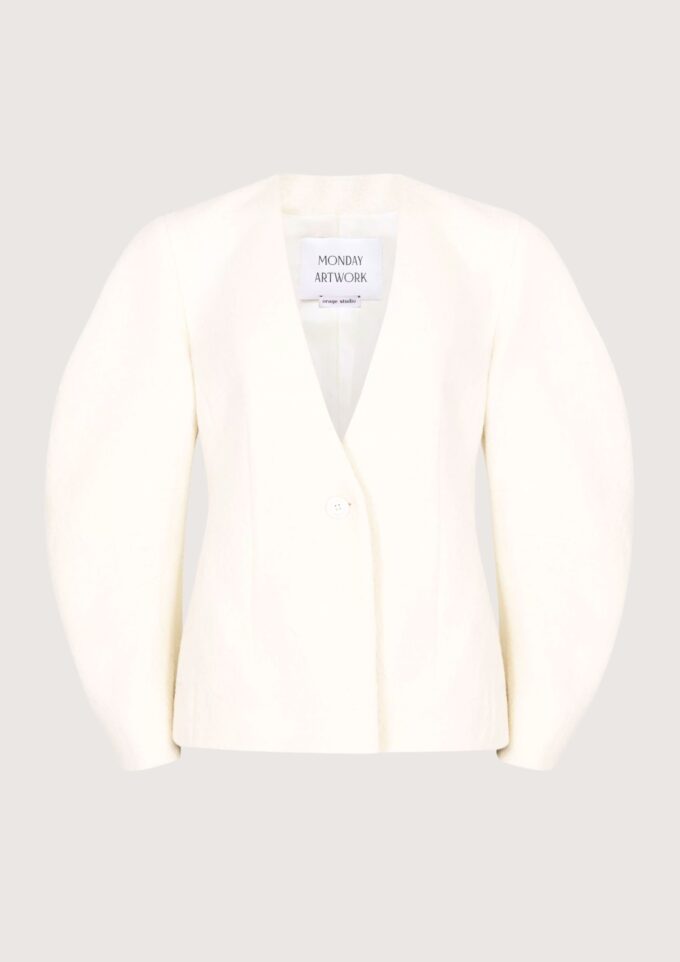 Tailored cream blazer
