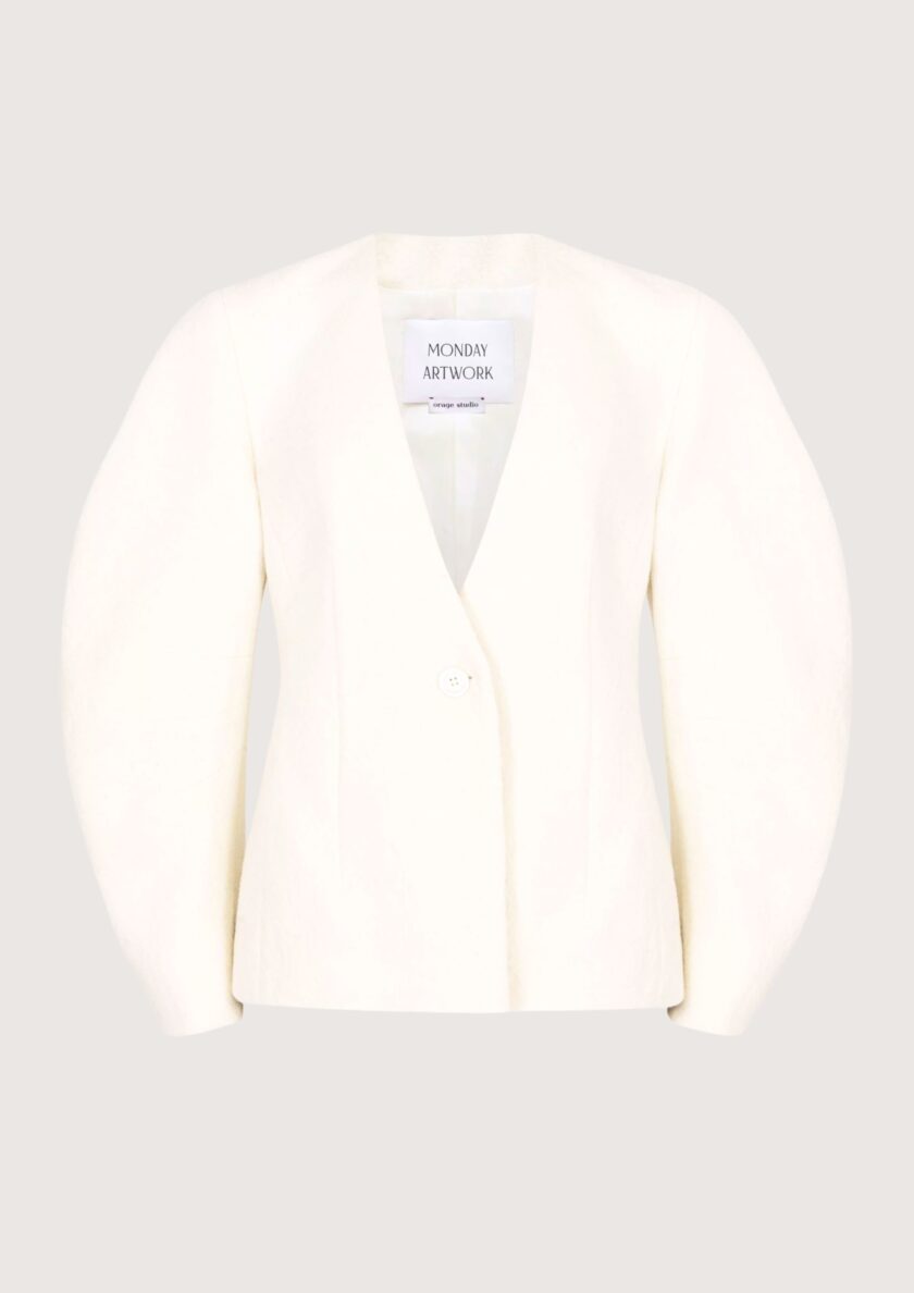 Tailored cream blazer