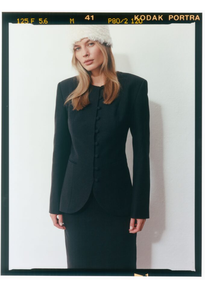 Iris Blazer Black