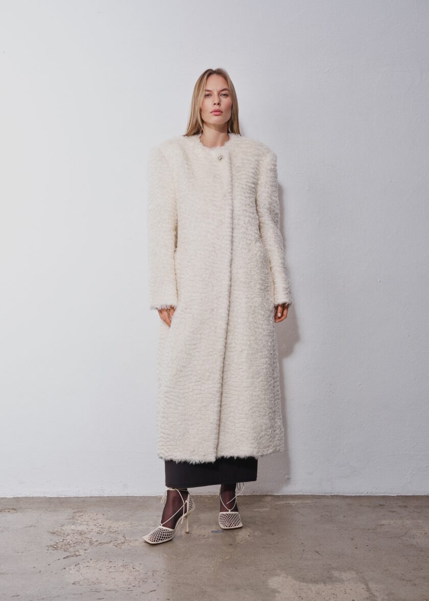 Arke Cream Fur Coat - Image 2