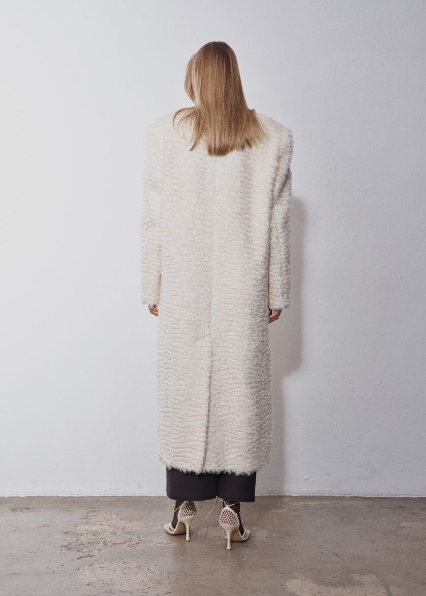Arke Cream Fur Coat - Image 3
