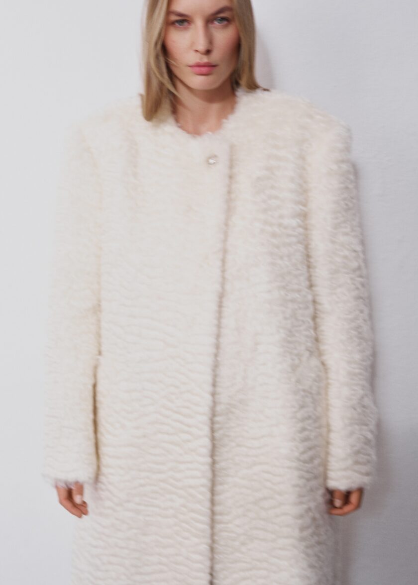 Arke Cream Fur Coat - Image 7