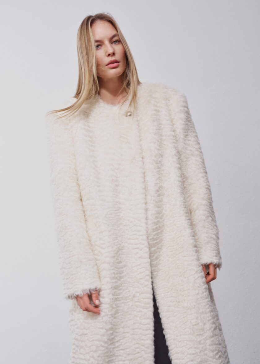 Arke Cream Fur Coat - Image 5