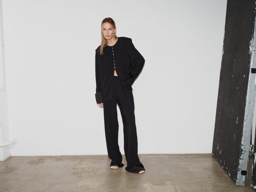 Rhea Black Soft-Tailored Blazer - obrazek 4
