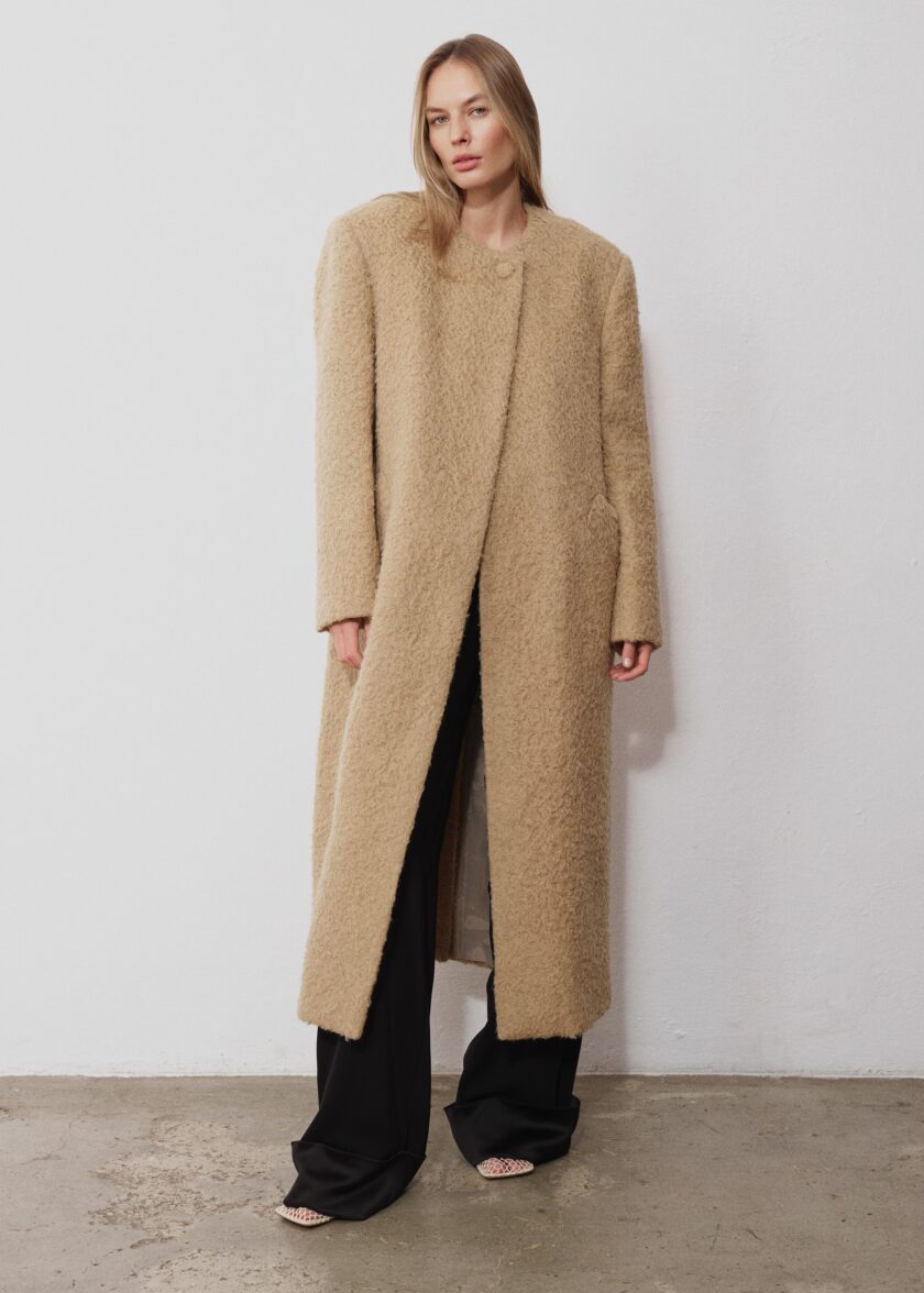 Arke Camel Fur Coat - Image 2