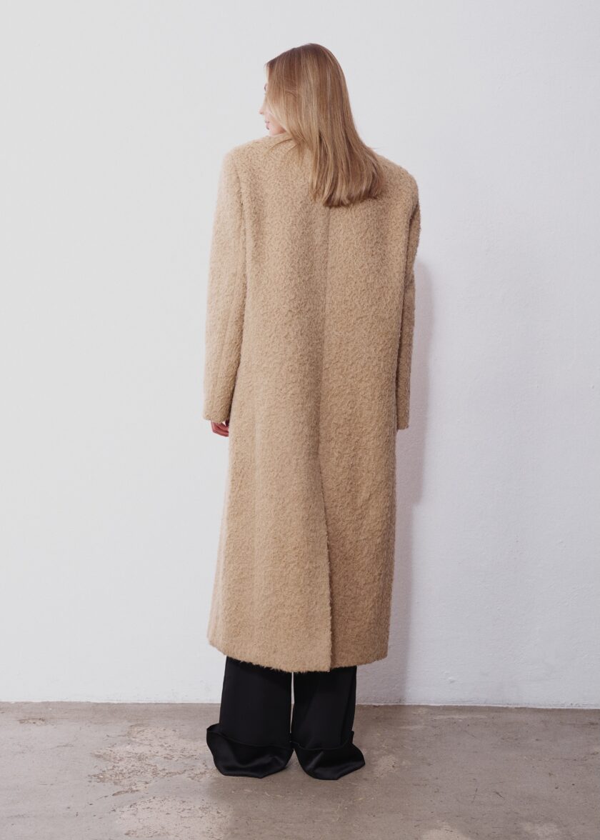 Arke Camel Fur Coat - Image 3